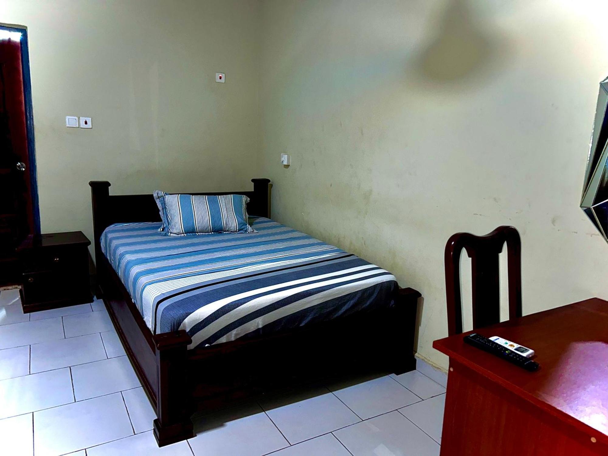 Jessie Hotel Adenta Esterno foto